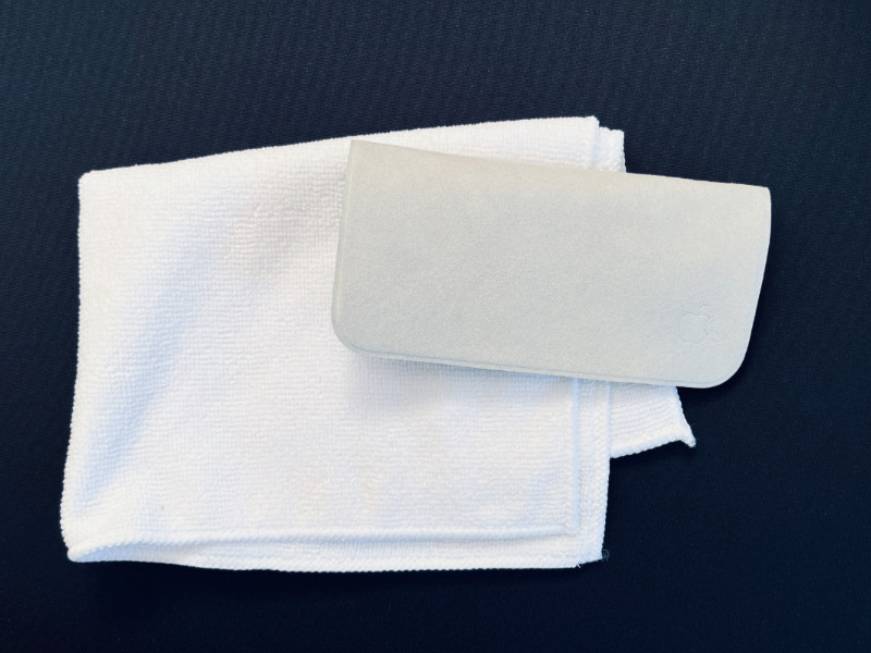 Apple Polishing Cloth against a normal microfiber cloth.