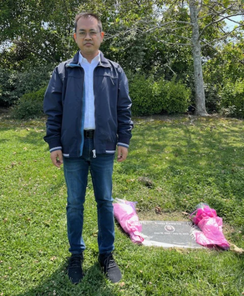 Brajeshar at Stan’s resting place.